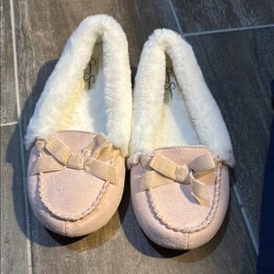 Jessica Simpson Cozy Pink and Cream Moccasin Slippers NWOT